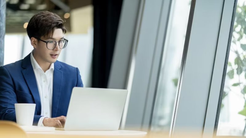 Học vấn và kinh nghiệm ban đầu